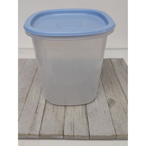 Rubbermaid 3 Qt Servin Saver #6 Sheer Square Canister Storage BLUE Lid - Picture 1 of 10